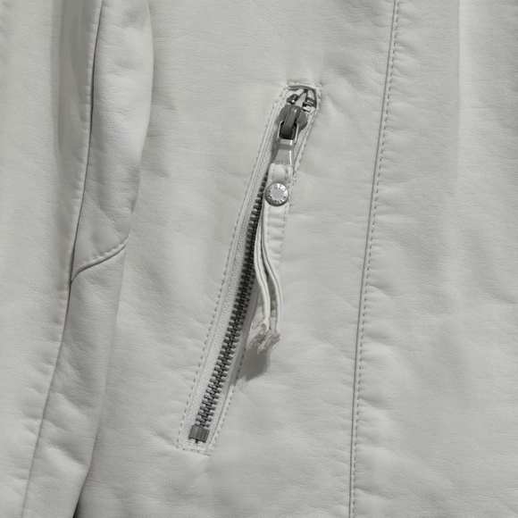 Big Chill Vintage Ivory Off White Zip Up Faux Leather Moto Jacket Size Medium - Picture 2 of 9